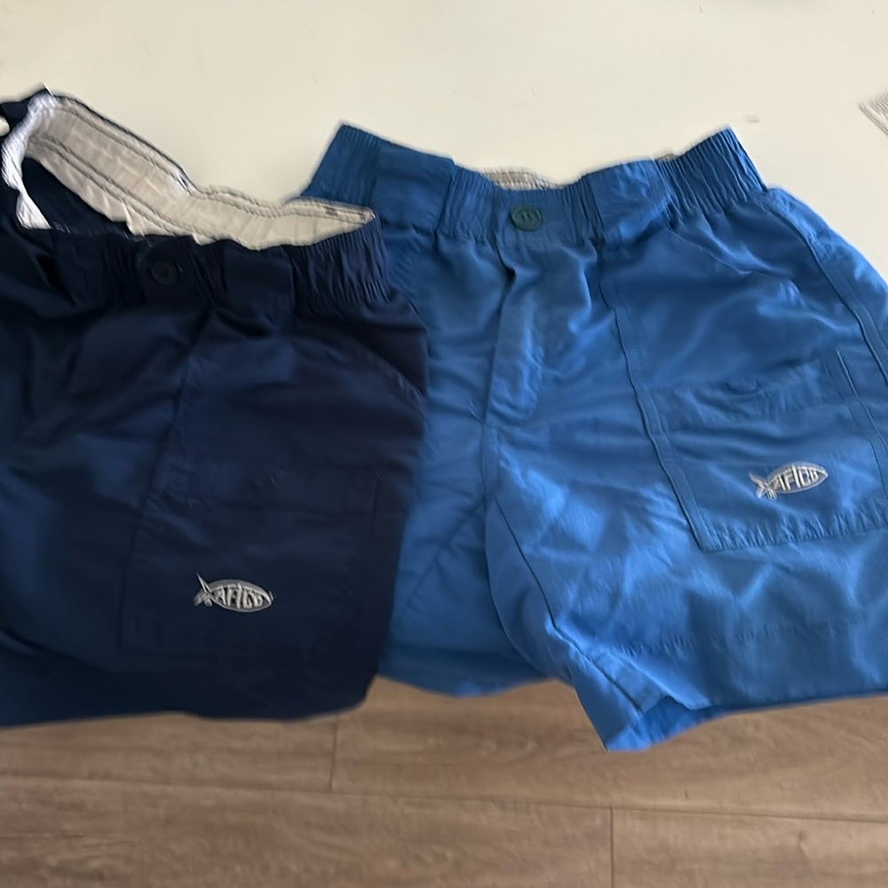 AFTCO size 26 shorts.